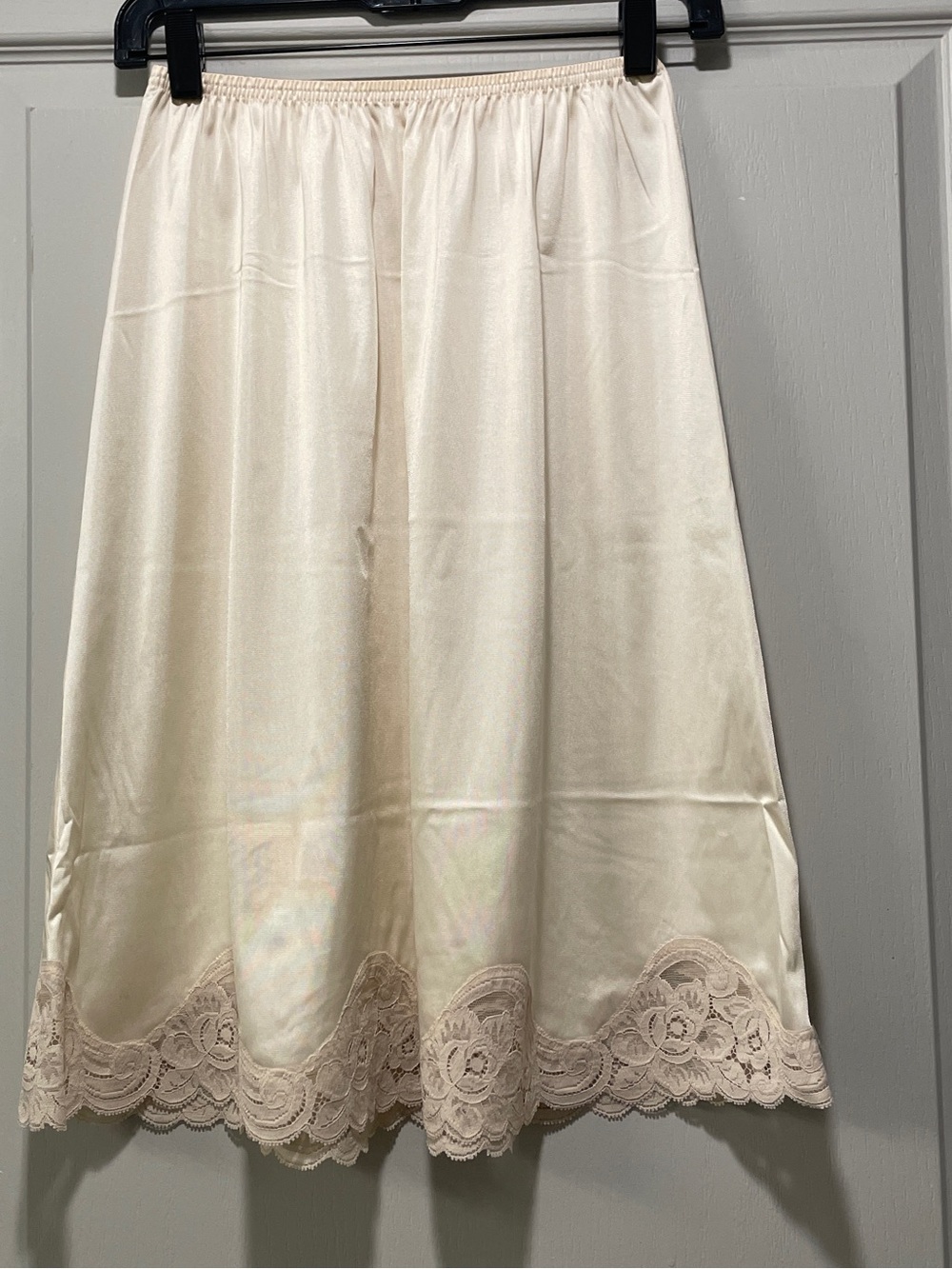 Vanity Fair Cream Half Slip w/Lace Small
